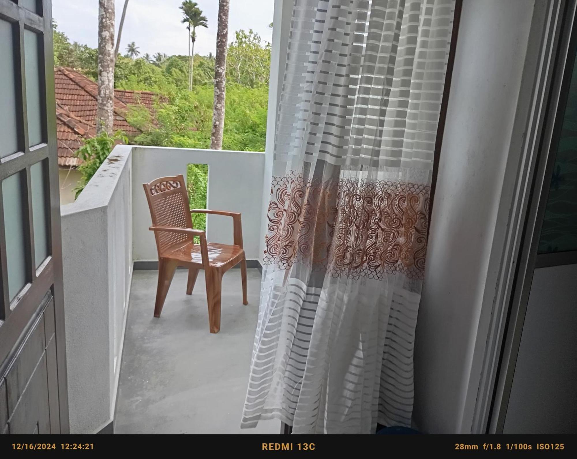 Southern Beach Surf Lodge Аханґама Номер фото