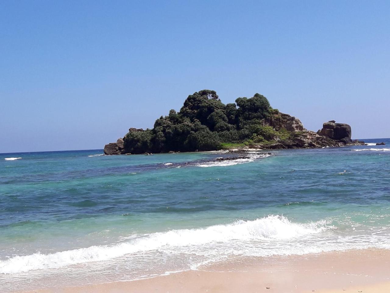 Southern Beach Surf Lodge Аханґама Екстер'єр фото