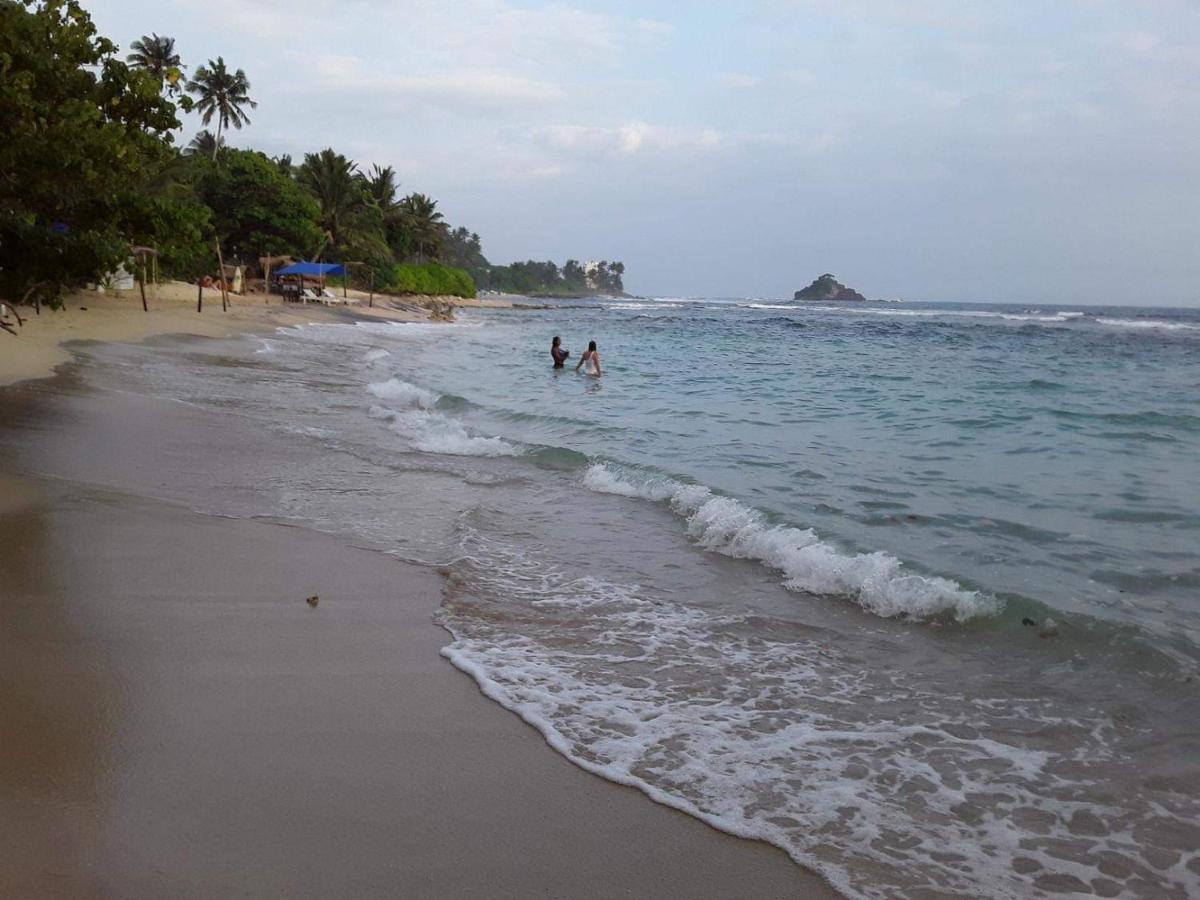 Southern Beach Surf Lodge Аханґама Екстер'єр фото